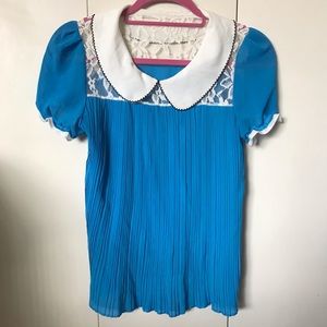Vintage Mod Top Peter Pan Collar with Lace Details